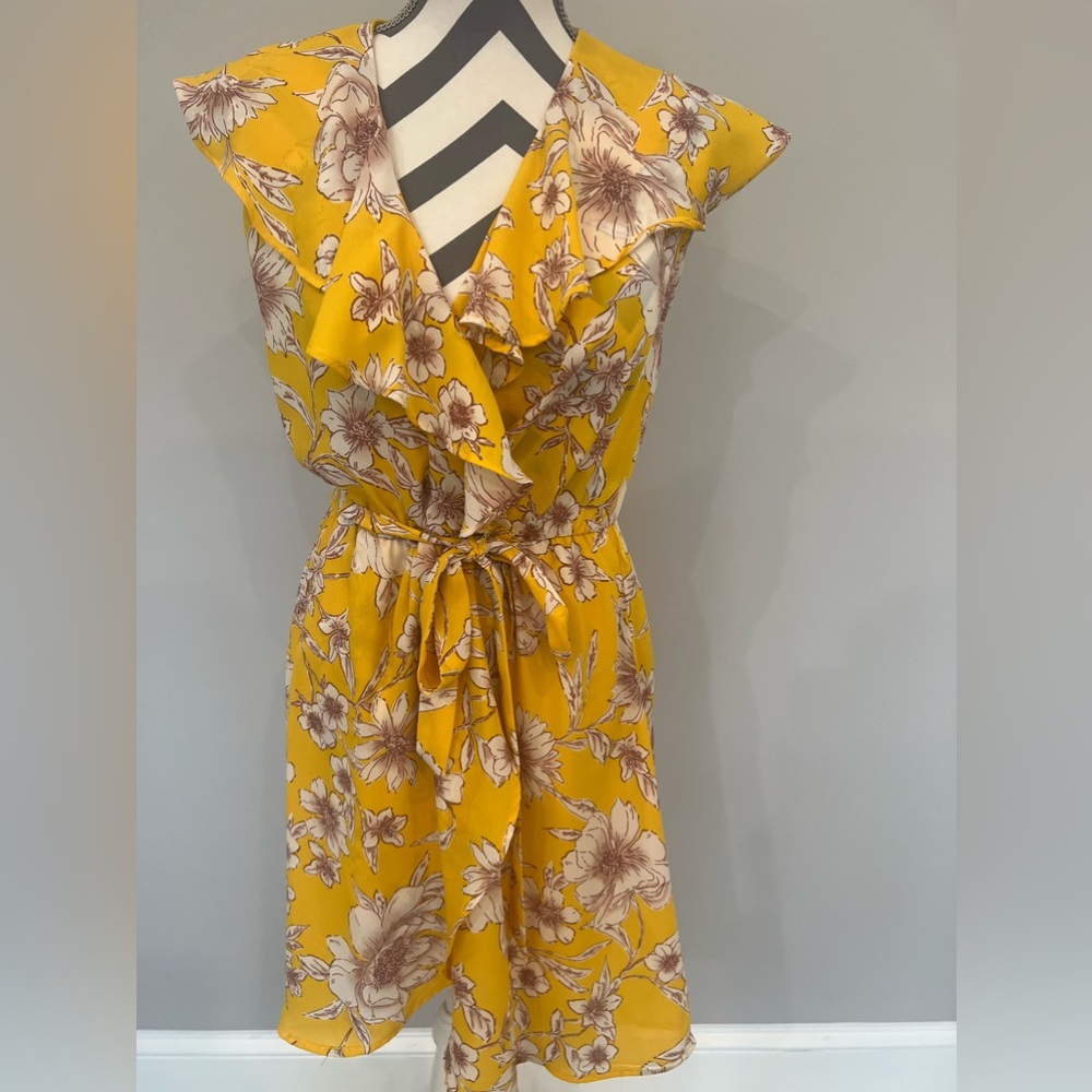 Yellow floral above knee sleeveless dress